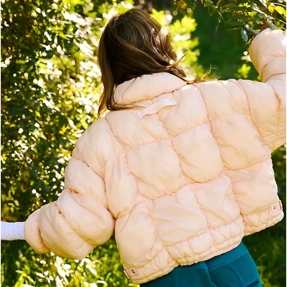 Free People, any bubble puffer jacket. No offers - Picture 5 of 7